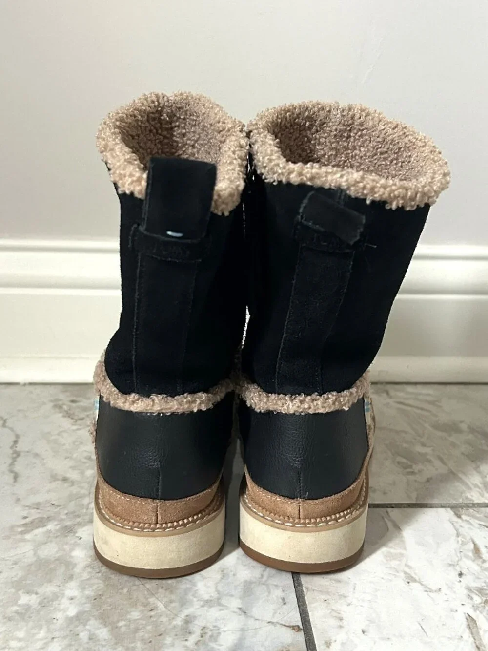 TOMS Makenna Womens 6.5 Black Leather Faux Fur Lined Winter Boots 10014172